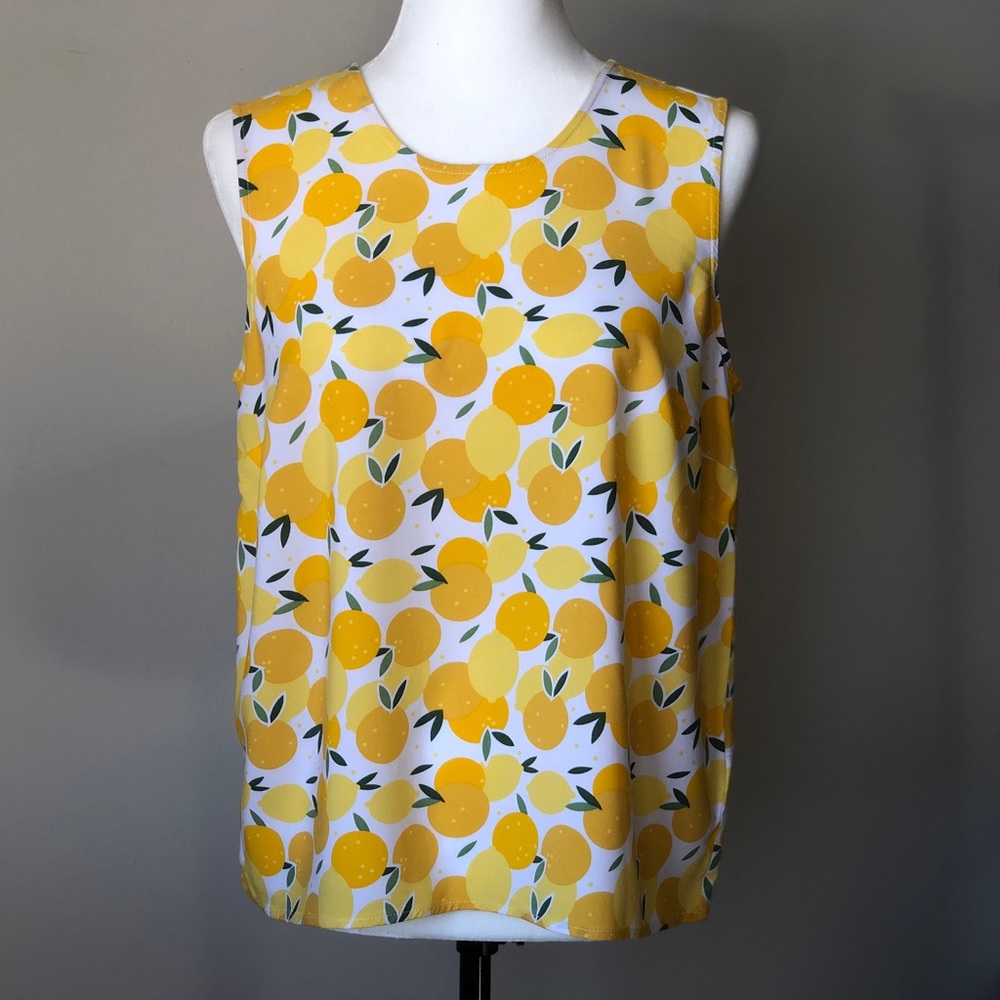 🍋 Lemon sleeveless top - Twik from Simons - size large 🍋